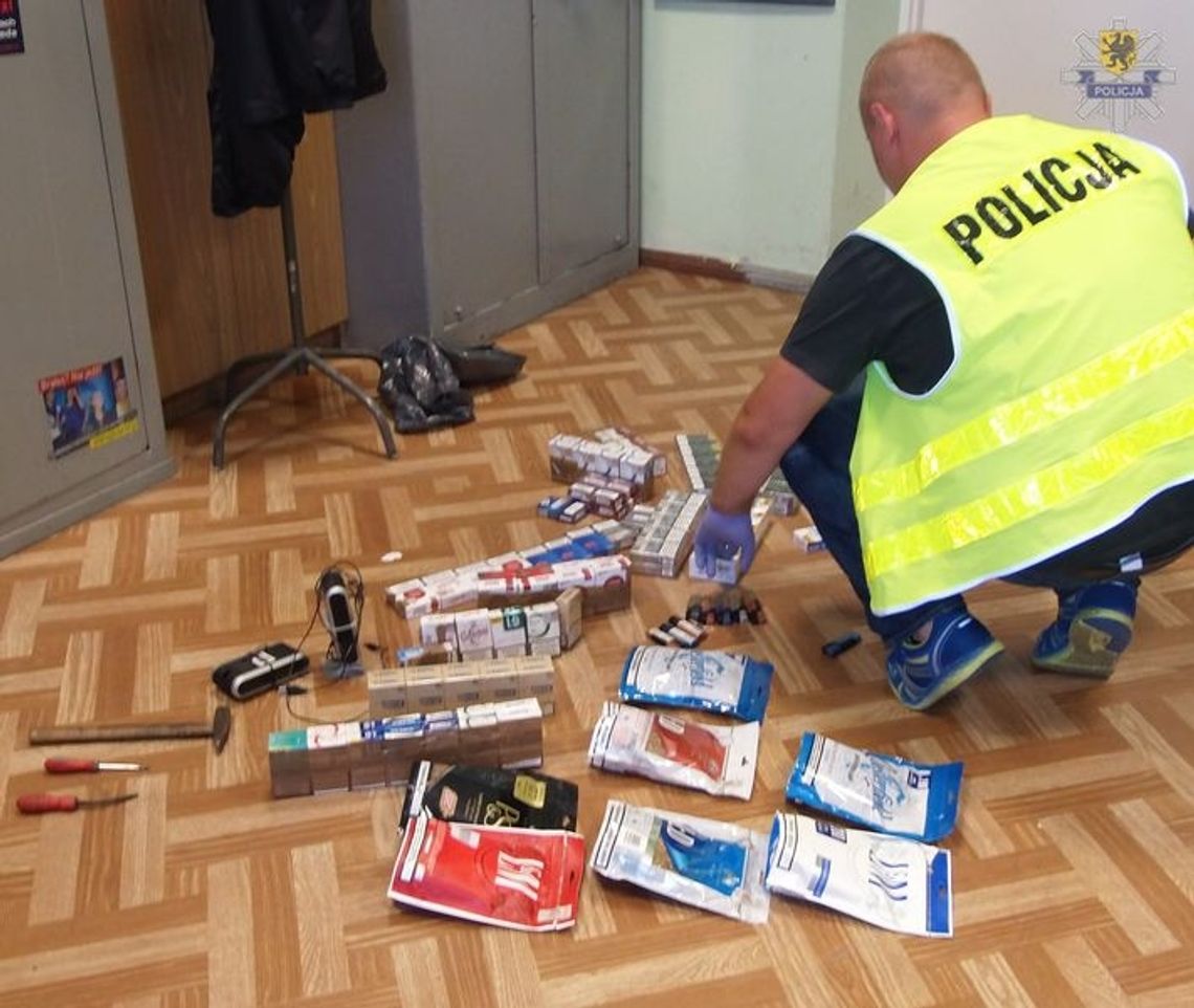 Zatrzymani za włamanie do kiosku Zatrzymani za włamanie do kiosku