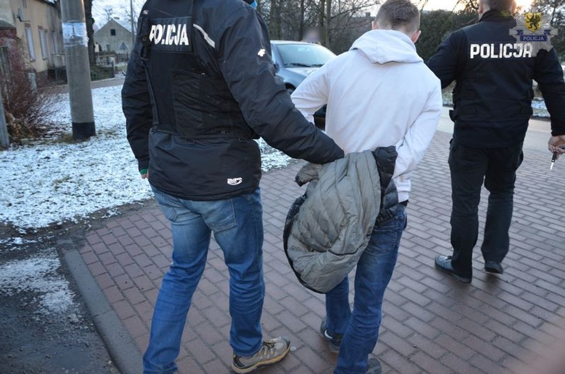 Zatrzymano kolejnych podejrzanych o podpalanie samochodów Zatrzymano kolejnych podejrzanych o podpalanie samochodów