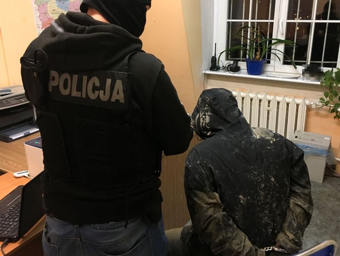 Zatrzymano sprawcę kradzieży bmw5 - ukrywał się w bagnie Zatrzymano sprawcę kradzieży bmw5 - ukrywał się w bagnie