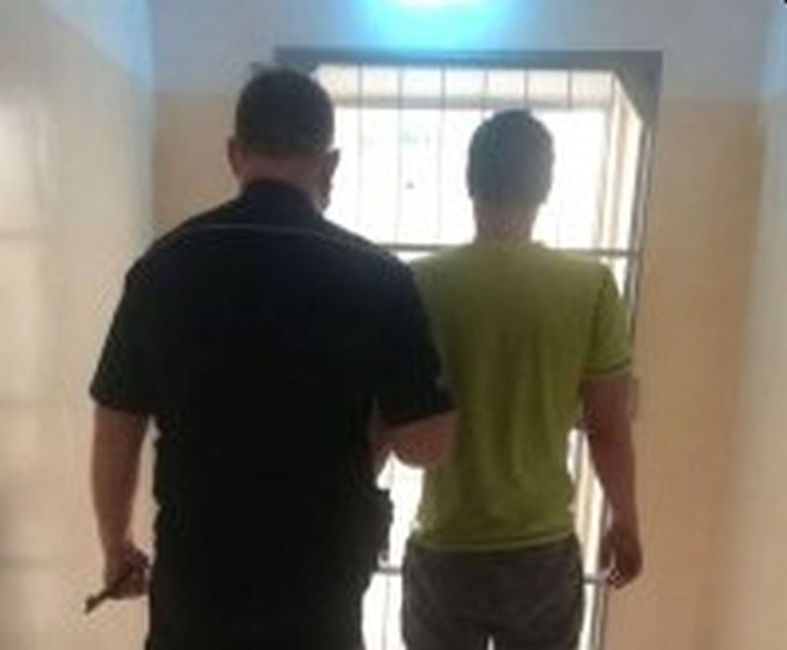 ZATRZYMANY 31-LATEK, KTÓRY UKRADŁ ZAKUPOWE WÓZKI ZATRZYMANY 31-LATEK, KTÓRY UKRADŁ ZAKUPOWE WÓZKI