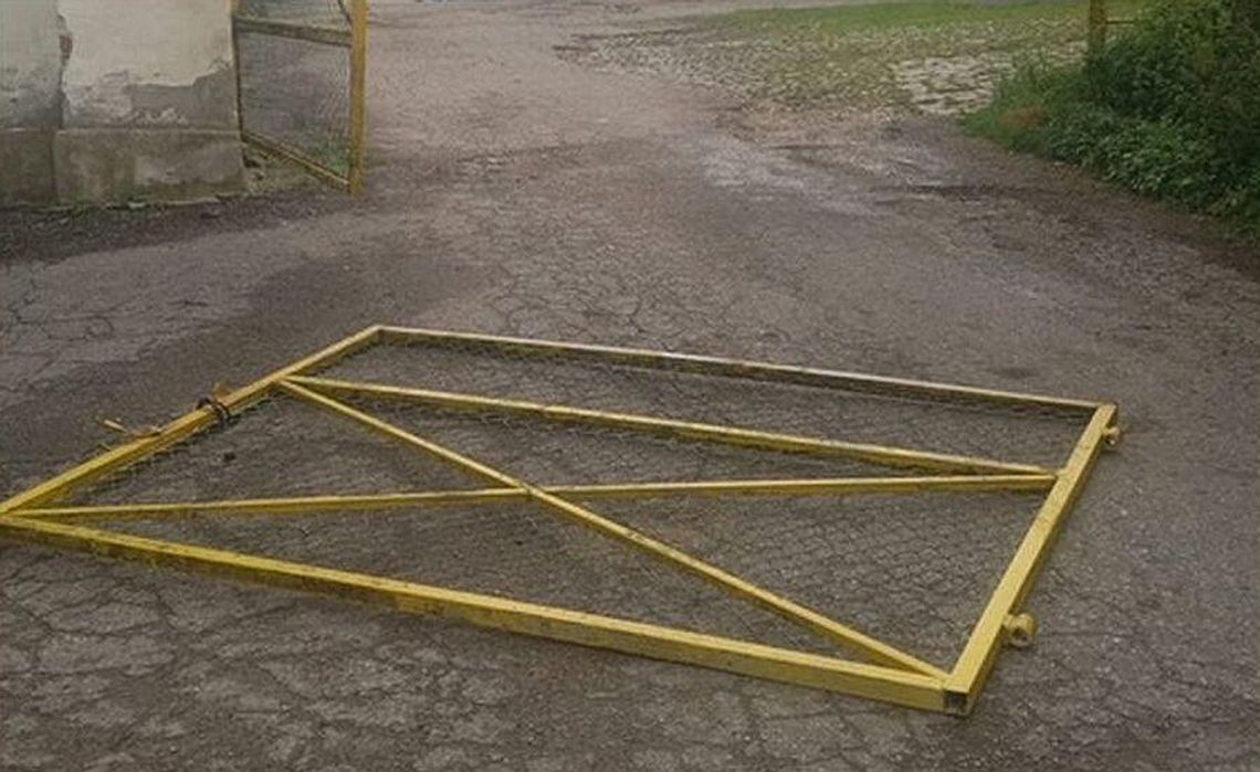 Zatrzymany podczas próby kradzieży Citroëna w Trumiejach – mężczyzna usłyszał zarzut i spędził noc w policyjnej celi