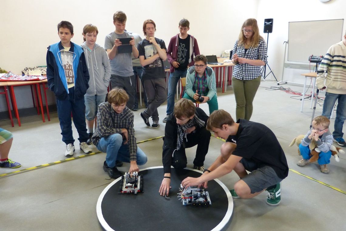 Zawody sumo z klocków Lego w tczewskim "Katoliku"