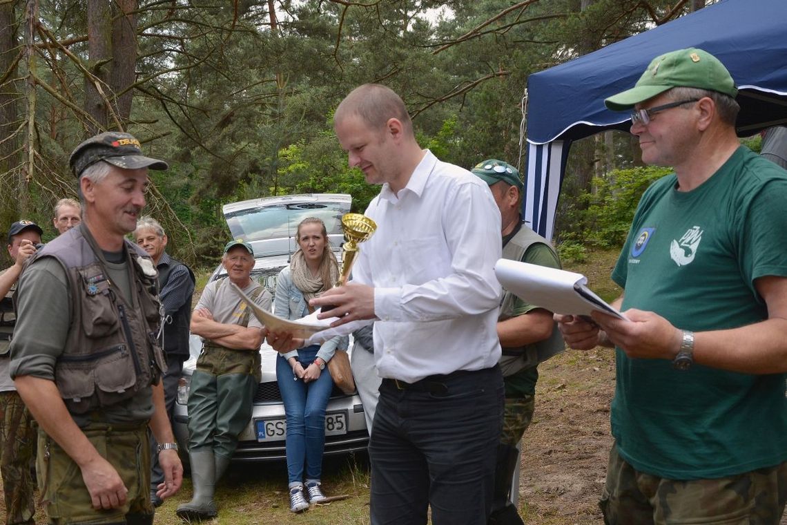Zawody wędkarskie na Jeziorze Borówno Wielkie Zawody wędkarskie na Jeziorze Borówno Wielkie