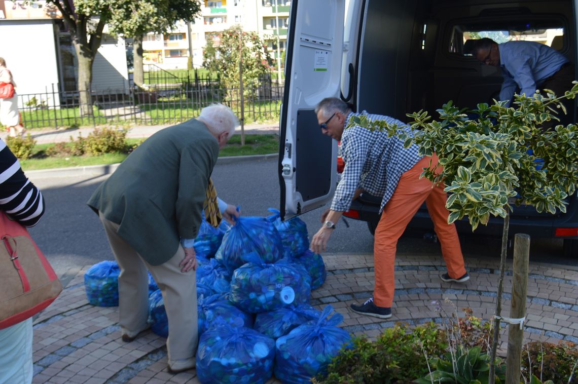 Zbierali nakrętki, by pomóc 22-letniej Ewie z Tczewa Zbierali nakrętki, by pomóc 22-letniej Ewie z Tczewa