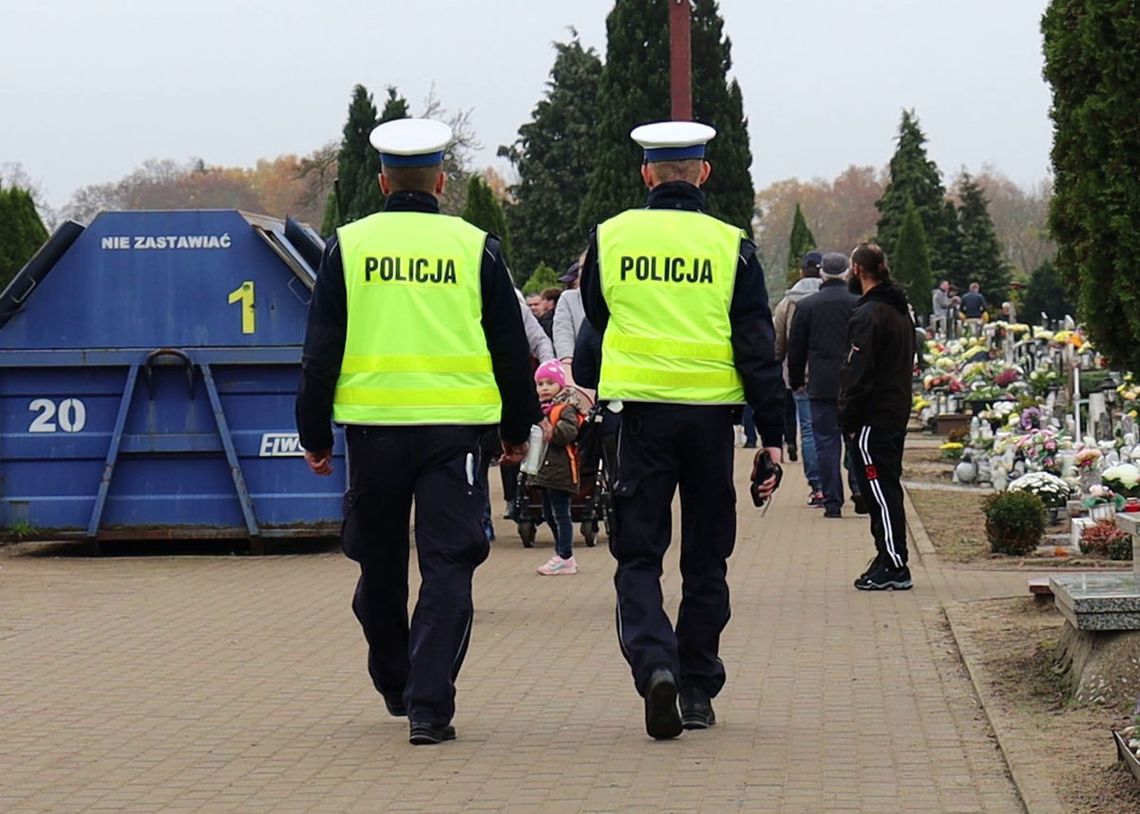 Zbliża się uroczystość Wszystkich Świętych. Odwiedzając groby, zadbajmy o bezpieczeństwo swoje i innych