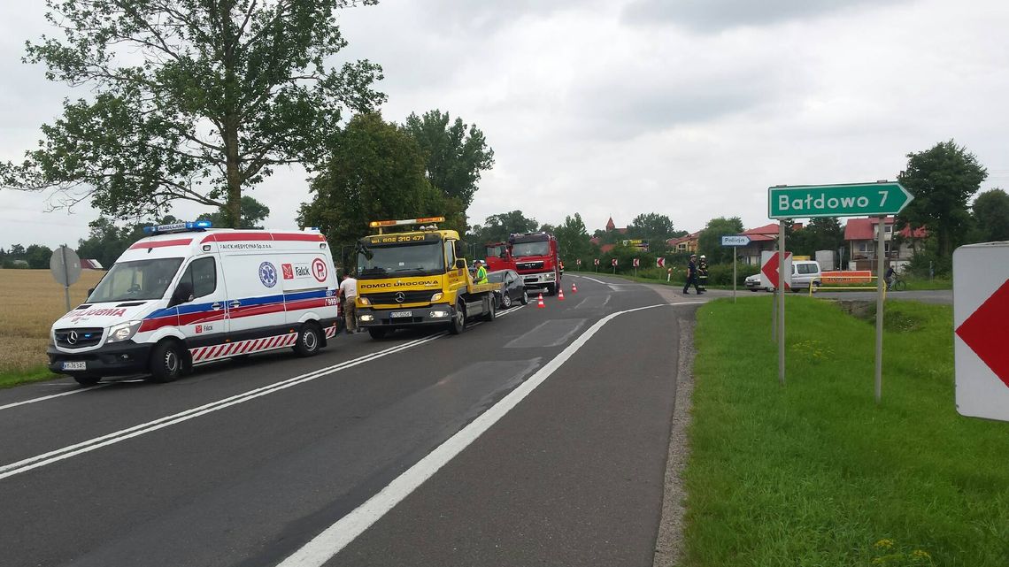 Zderzenie dwóch aut na "jedynce" w Subkowach Zderzenie dwóch aut na "jedynce" w Subkowach