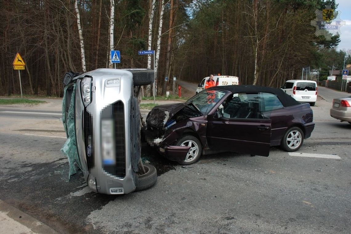 Zderzenie dwóch aut w Bolszewie