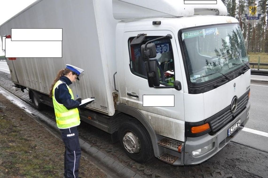 Zderzenie dwóch ciężarówek na obwodnicy