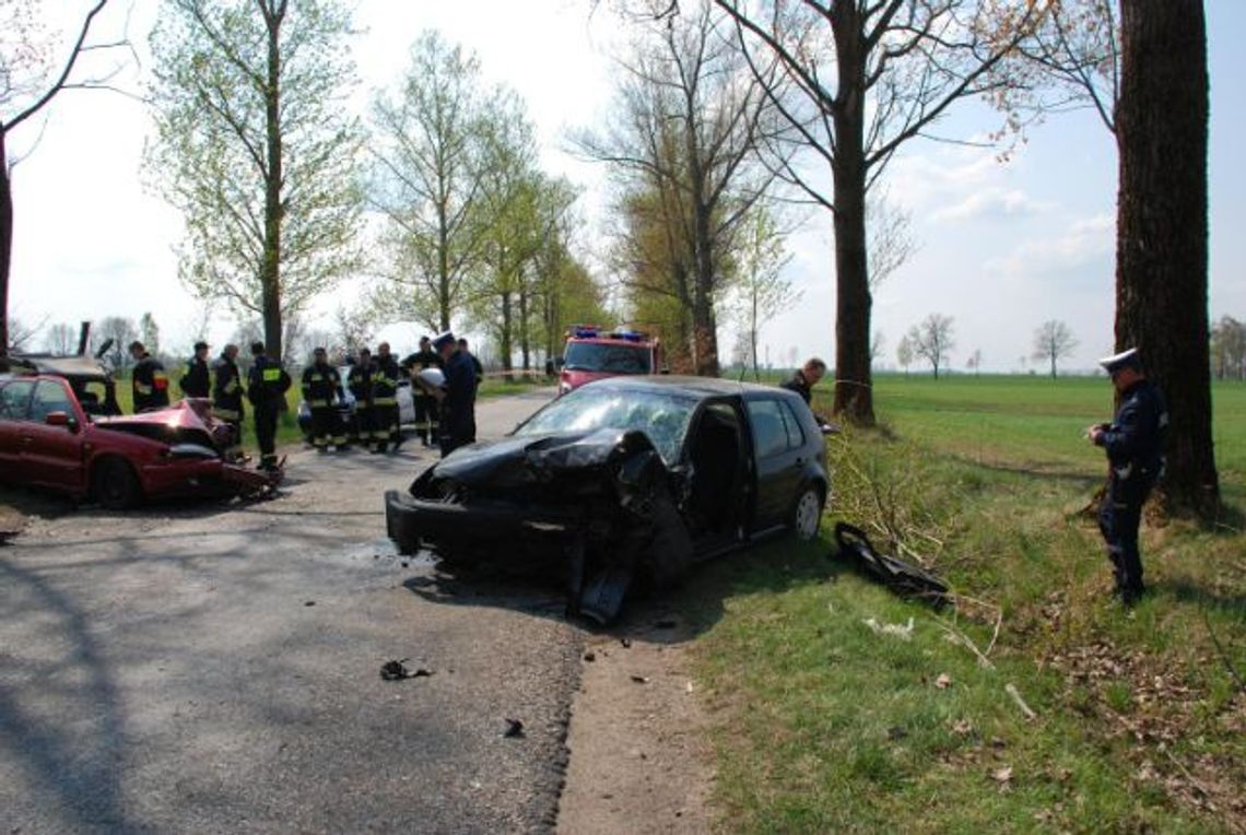 Zderzenie golfa z xsarą - pięć osób rannych