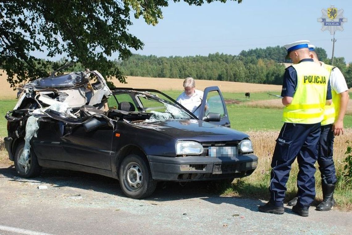 Zderzenie kombajnu z golfem