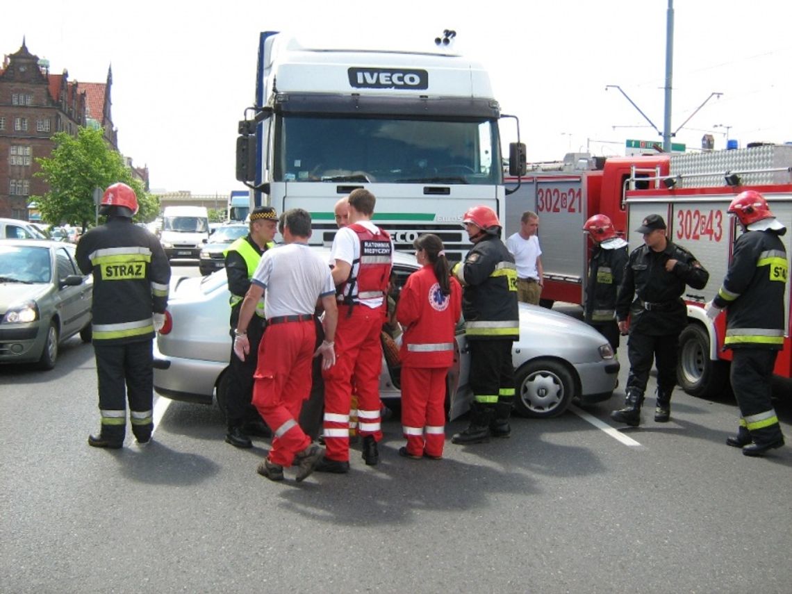 Zderzenie tira z seatem 