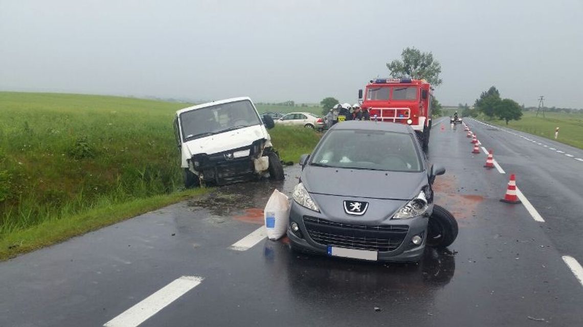 Zderzenie trzech aut w Szprudowie Zderzenie trzech aut w Szprudowie
