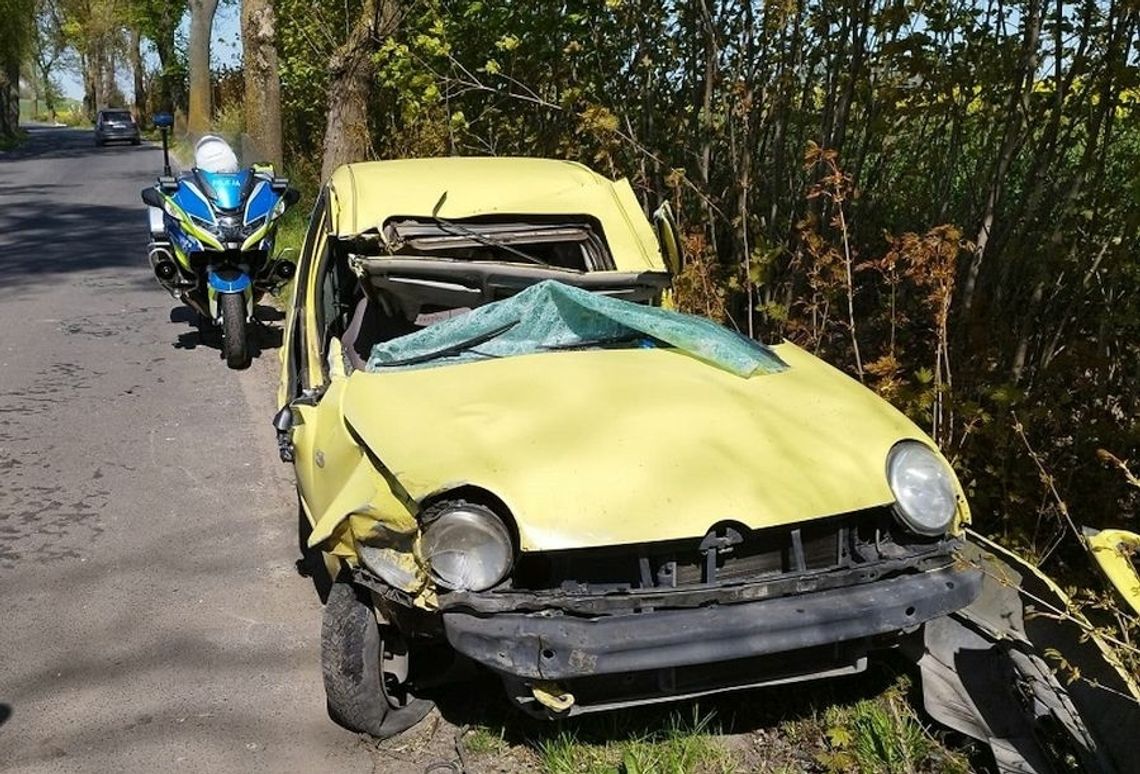 Zderzenie z drzewem w Bielawkach