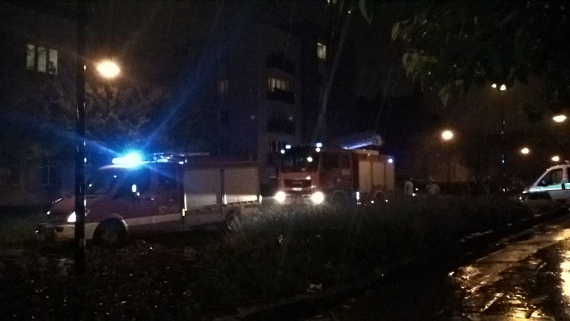 ZDJĘCIA: Akcja straży pożarnej i policji na Alei Wojska Polskiego