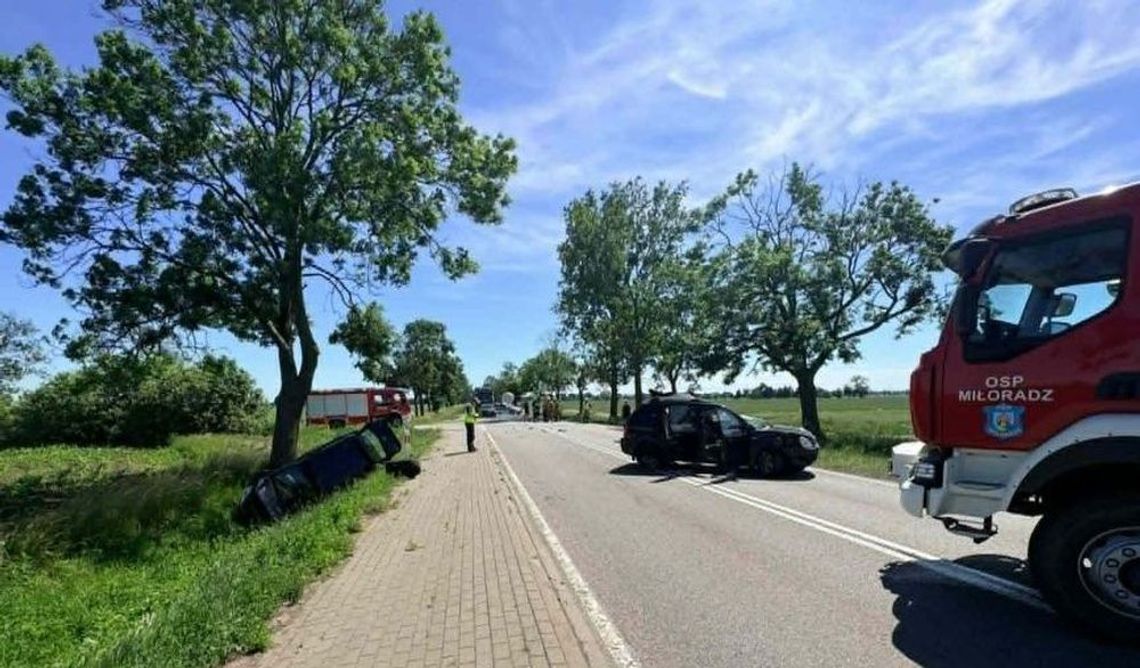[ZDJĘCIA] Dwa uszkodzone auta w wyniku wypadku