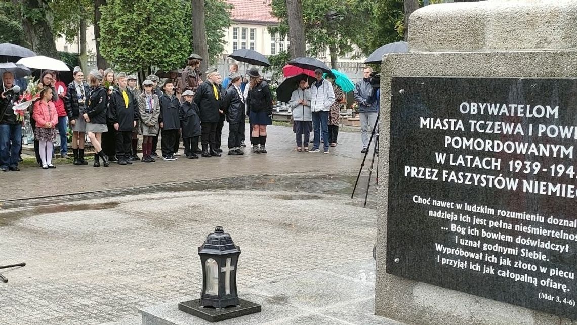 [ZDJĘCIA] Godzina „W” w Tczewie. Mieszkańcy Tczewa upamiętnili bohaterów. Powstańcami byli też mieszkańcy Kociewia