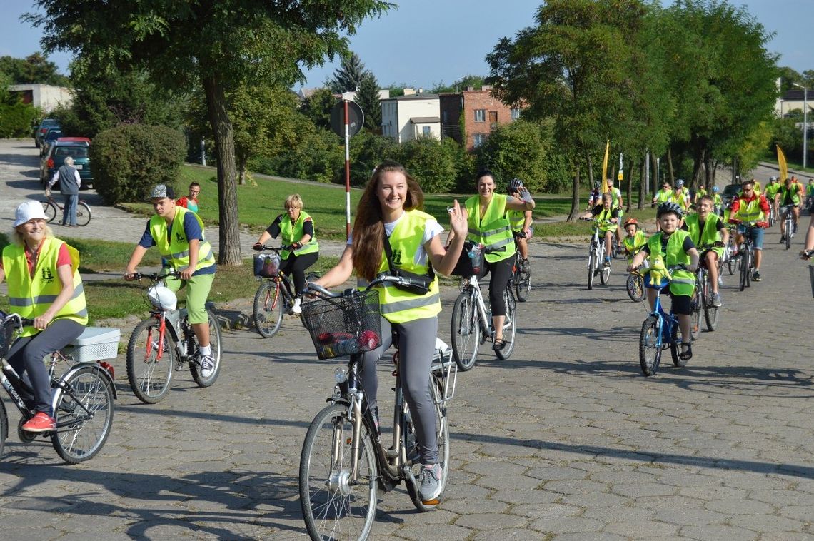 (ZDJĘCIA) Kilkuset rowerzystów przejechało ulicami Tczewa