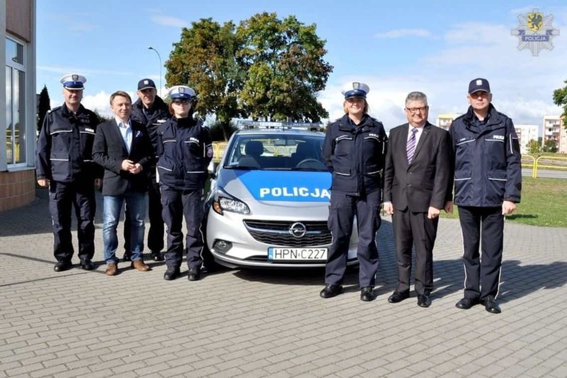 ZDJĘCIA: Nowy radiowóz dla drogówki