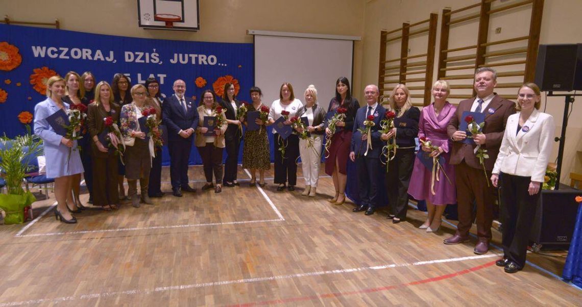 [ZDJĘCIA} Od pierwszych pływaków po olimpijczyków. Tczewska „Dwójka” ma już 65 lat. Od 23 lat odbywa się tu Dzień Integracji! [ZDJĘCIA} Od pierwszych pływaków po olimpijczyków. Tczewska „Dwójka” ma już 65 lat. Od 23 lat odbywa się tu Dzień Integracji!