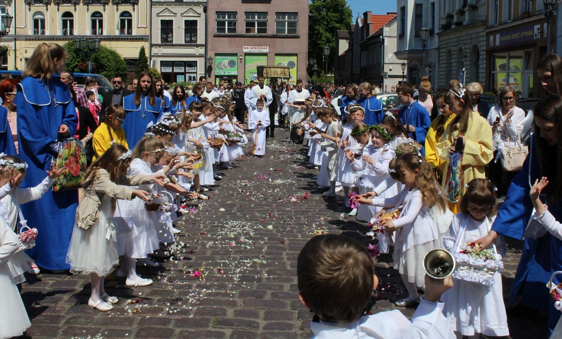 (ZDJĘCIA) Setki mieszkańców w procesji tczewskiej fary! (ZDJĘCIA) Setki mieszkańców w procesji tczewskiej fary!