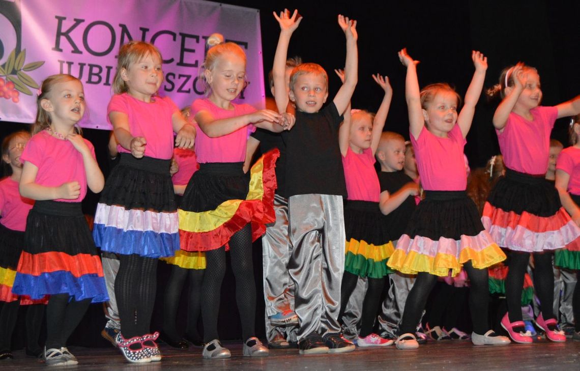 (ZDJĘCIA) To już 15 lat Przedszkola "Jarzębinka". Tak świętowano! 