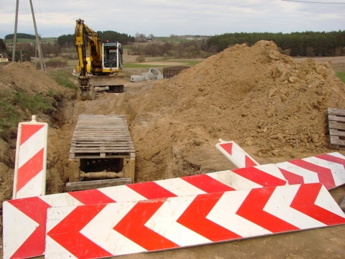 ZDJĘCIA. Tragedia na budowie. Pracownik zginął przysypany ziemią ZDJĘCIA. Tragedia na budowie. Pracownik zginął przysypany ziemią