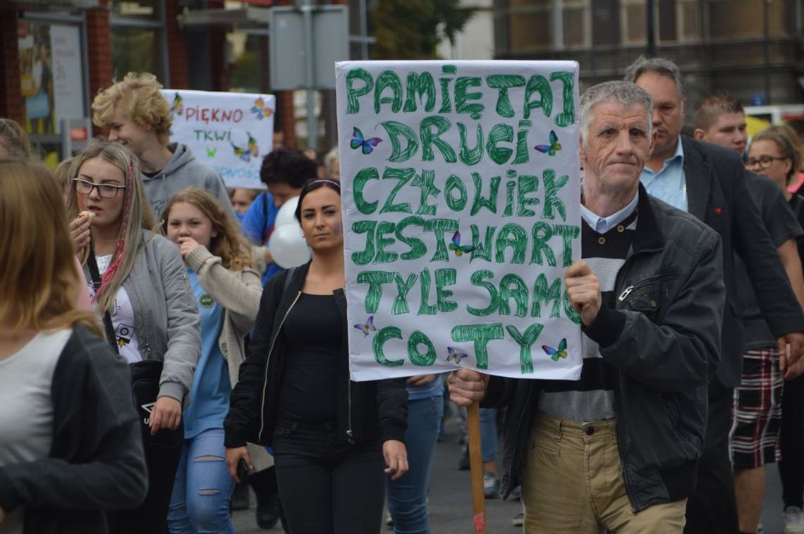 (ZDJĘCIA) Ulicami Tczewa przeszedł marsz tolerancji