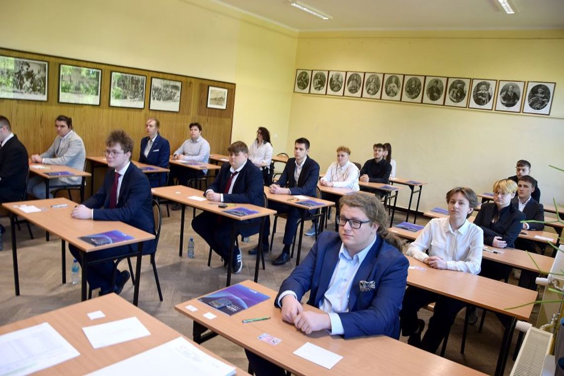 [ZDJĘCIA] W drugi dzień matur odwiedziliśmy Zespół Szkół Technicznych w Tczewie