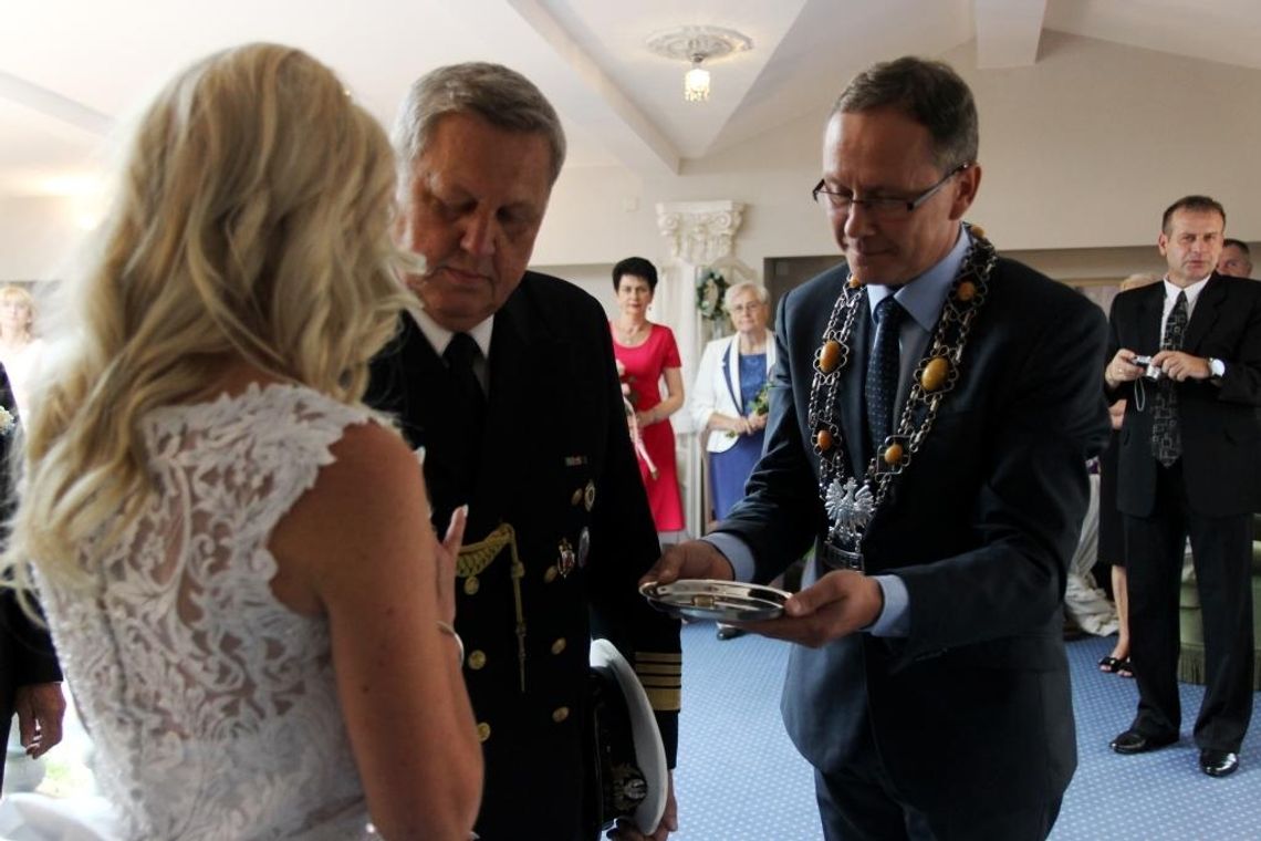 ZDJĘCIA: Wyjątkowy ślub. Prezydent udzielił pierwszego w swojej karierze ślubu ZDJĘCIA: Wyjątkowy ślub. Prezydent udzielił pierwszego w swojej karierze ślubu