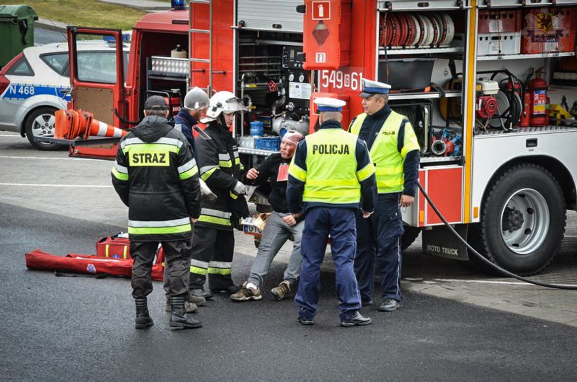 (ZDJĘCIA) Wypadek na autostradzie – 15 rannych. Na szczęście to tylko ćwiczenia