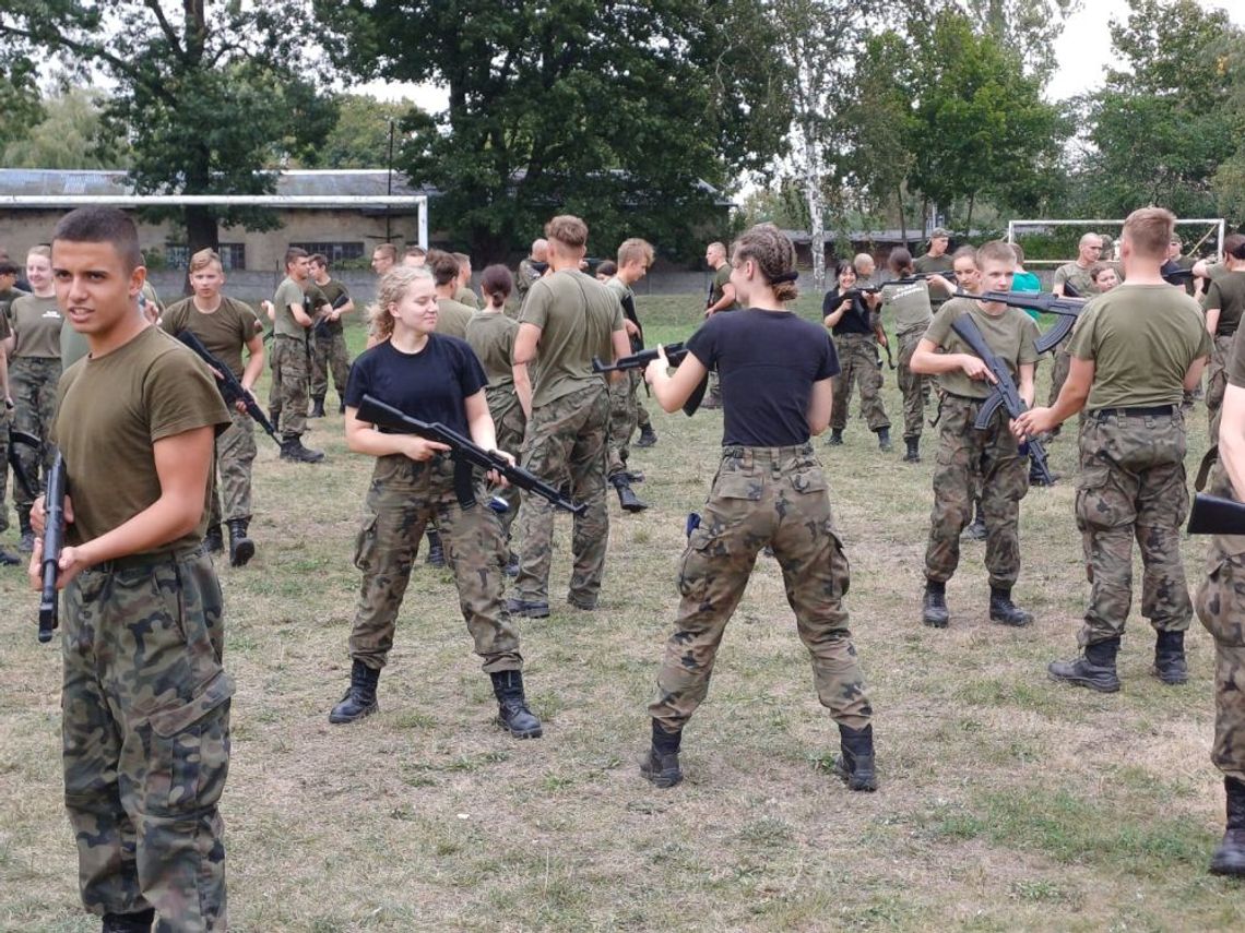 Zdobyli doświadczenie w dowodzeniu, taktyce i walce wręcz na Centralnym Zlocie Klas Mundurowych