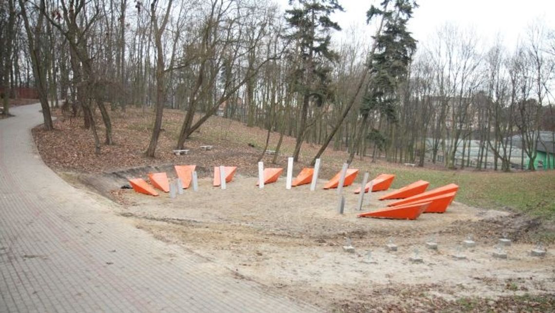 Zegar słoneczny w Tczewie - zmarnowane pieniądze? Zegar słoneczny w Tczewie - zmarnowane pieniądze?