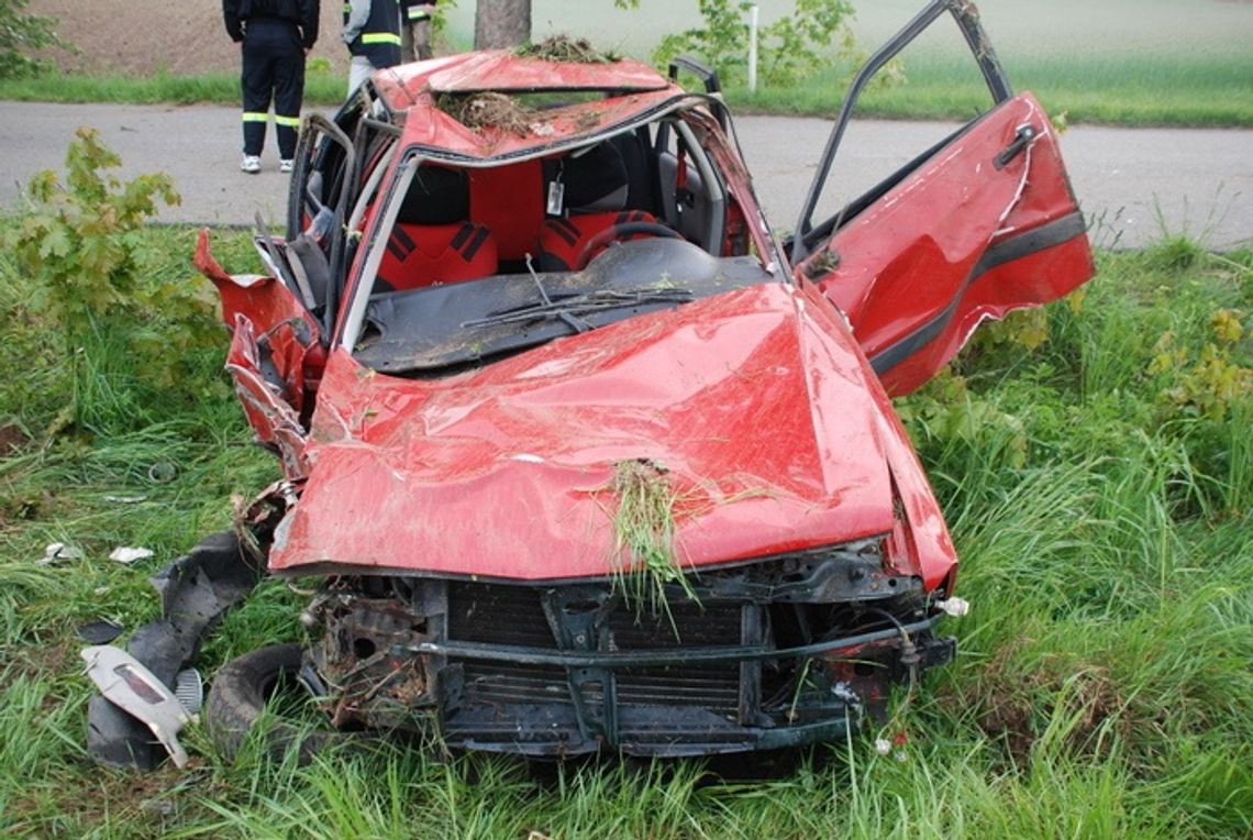 Zginął młody mężczyzna, trzej w szpitalu