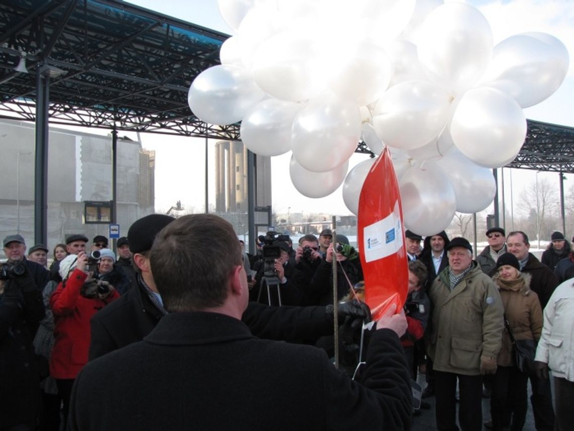Zintegrowany węzeł transportowy otwarty. Wielkie zmiany przed dworcem Zintegrowany węzeł transportowy otwarty. Wielkie zmiany przed dworcem