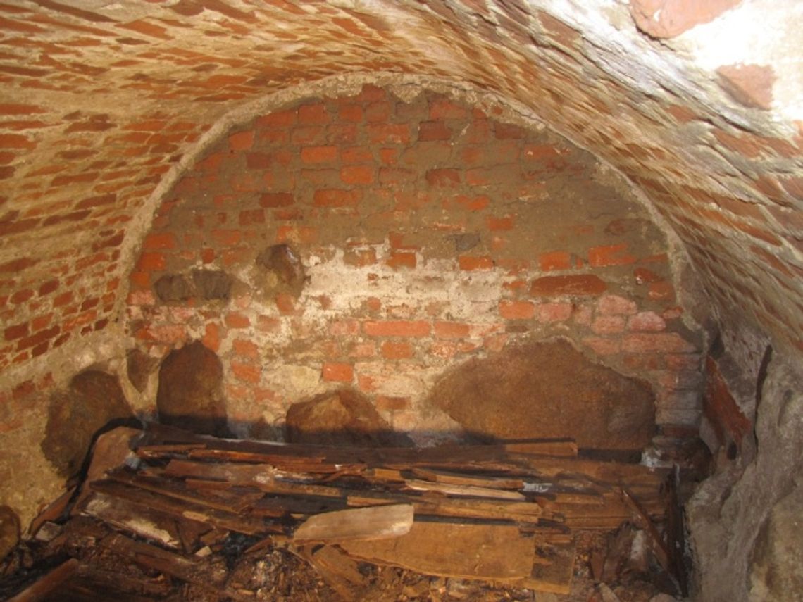 Złodzieje ubiegli archeologów. Krypta w tczewskiej farze odsłania swoje tajemnice. Złodzieje ubiegli archeologów. Krypta w tczewskiej farze odsłania swoje tajemnice.