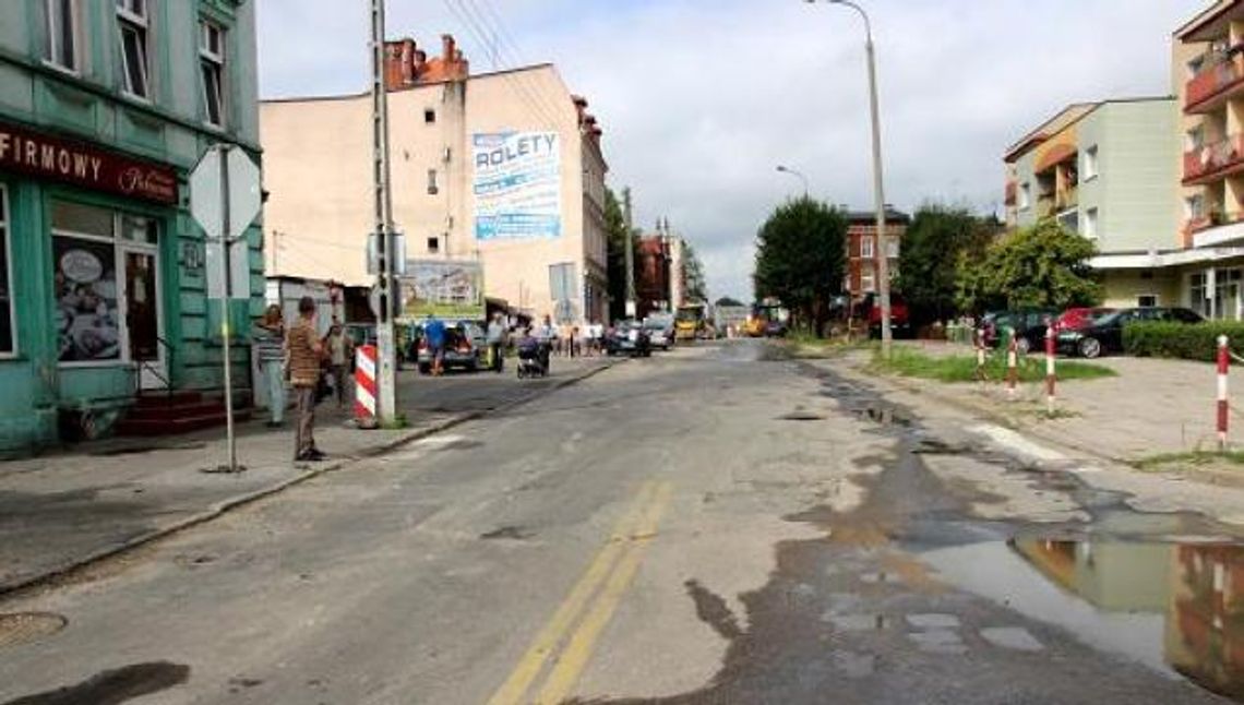 Zmiany w organizacji ruchu. Zamknięty wjazd na Rynek od strony ulicy Paderewskiego Zmiany w organizacji ruchu. Zamknięty wjazd na Rynek od strony ulicy Paderewskiego