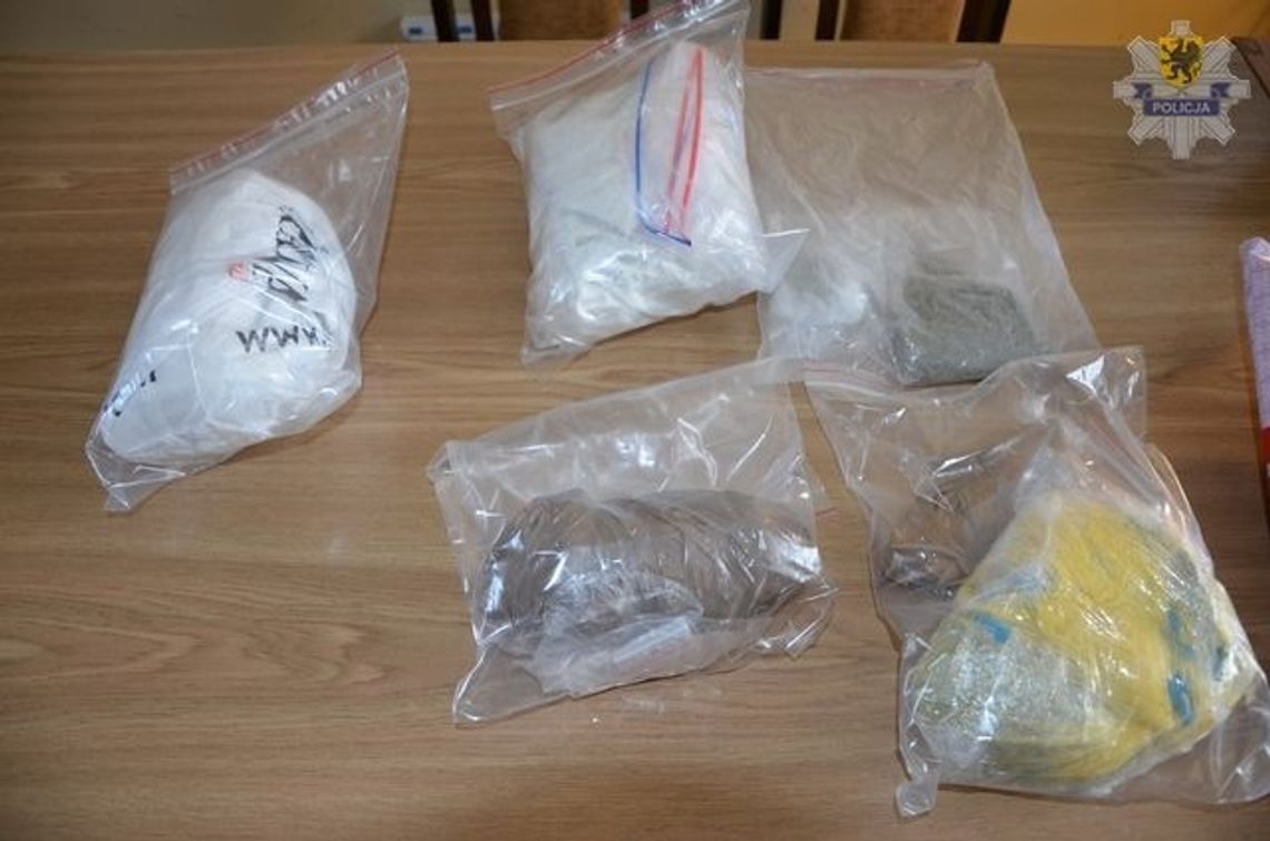 Znaczna ilości narkotyków oraz handel nimi Znaczna ilości narkotyków oraz handel nimi