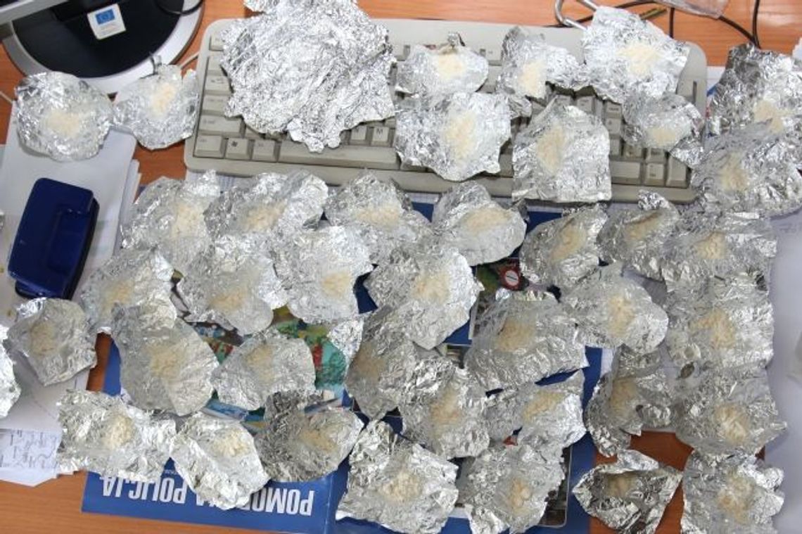 Znaleźli 44 porcje mefedronu Znaleźli 44 porcje mefedronu