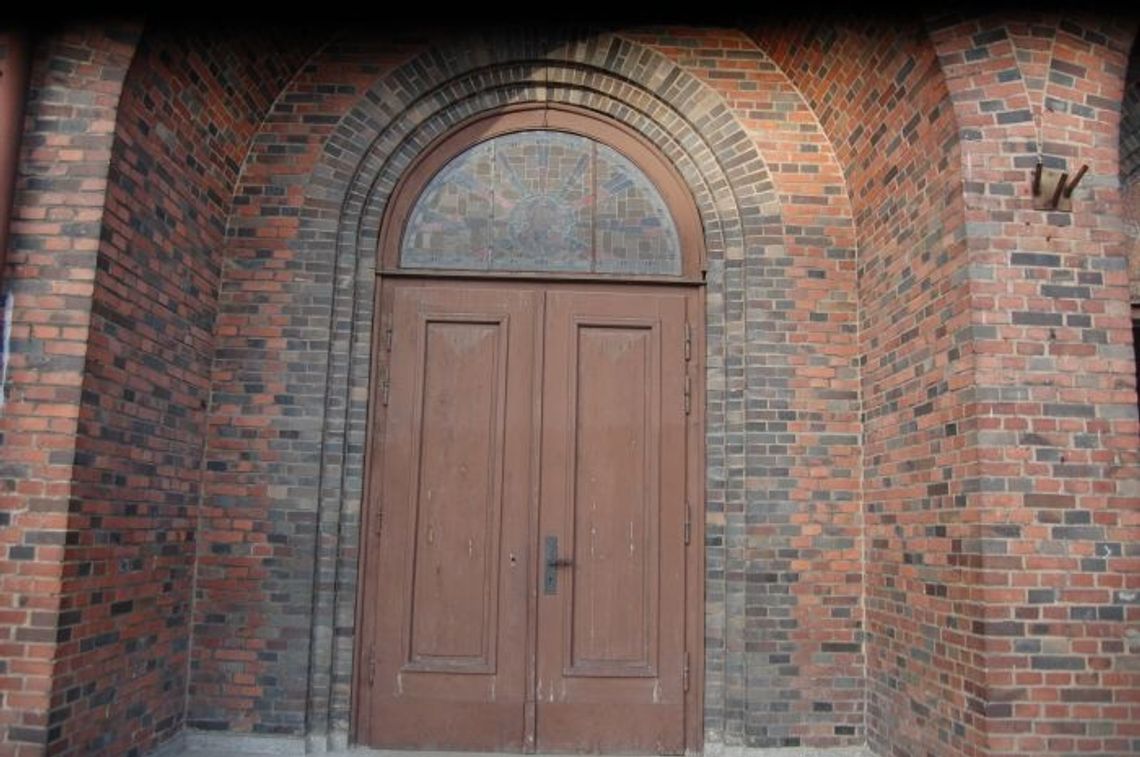 Znieważali i niszczyli kościół Znieważali i niszczyli kościół