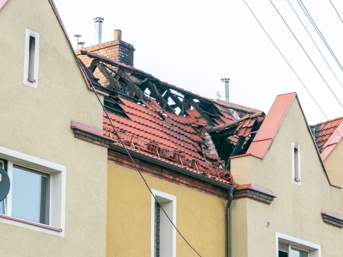 Zniszczonych jest sześć mieszkań