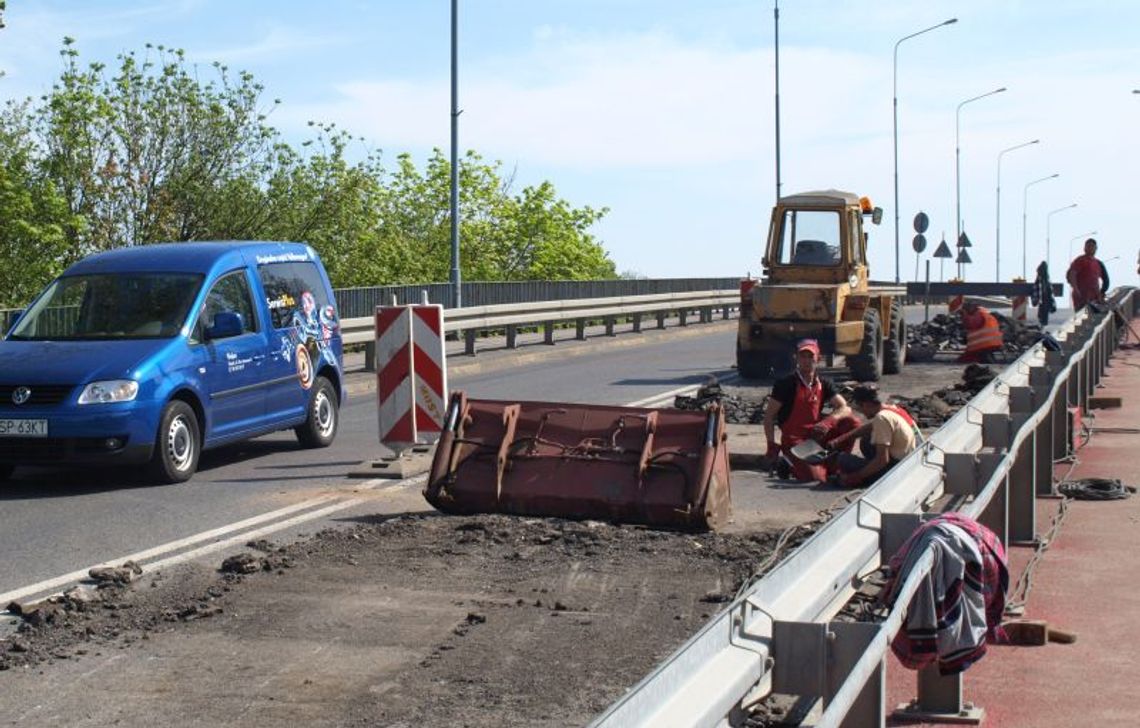 Znów problemy z wiaduktem – ruch wahadłowy potrwa do końca miesiąca Znów problemy z wiaduktem – ruch wahadłowy potrwa do końca miesiąca