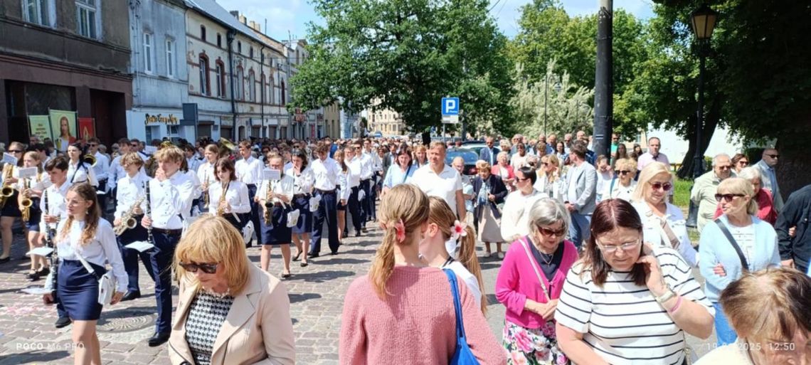 ZOBACZ [ZDJĘCIA]! Uroczystość Najświętszego Ciała i Krwi Chrystusa czyli dumna manifestacja wiary