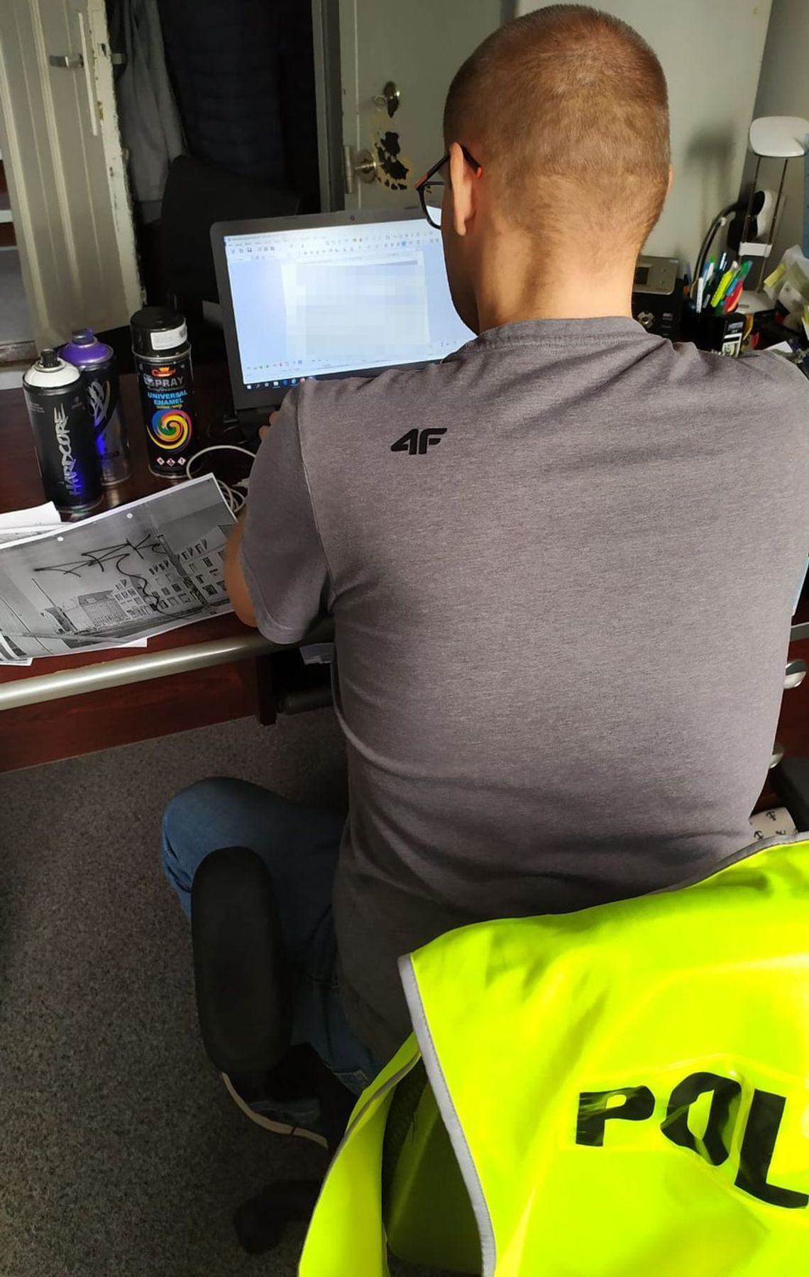 Zostali zatrzymani za zdewastowanie banerów reklamowych