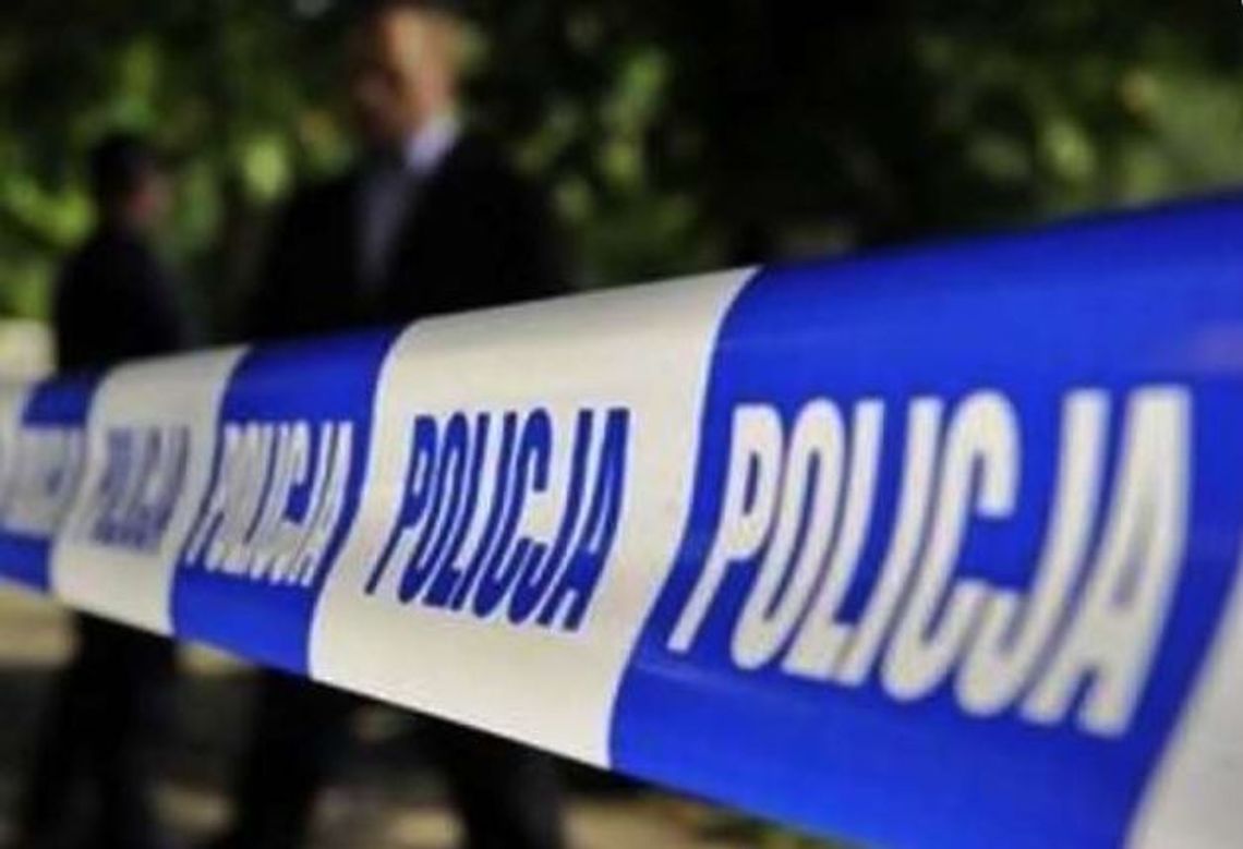 Zwłoki mężczyzny znalezione w domu. Sprawę bada prokuratura Zwłoki mężczyzny znalezione w domu. Sprawę bada prokuratura