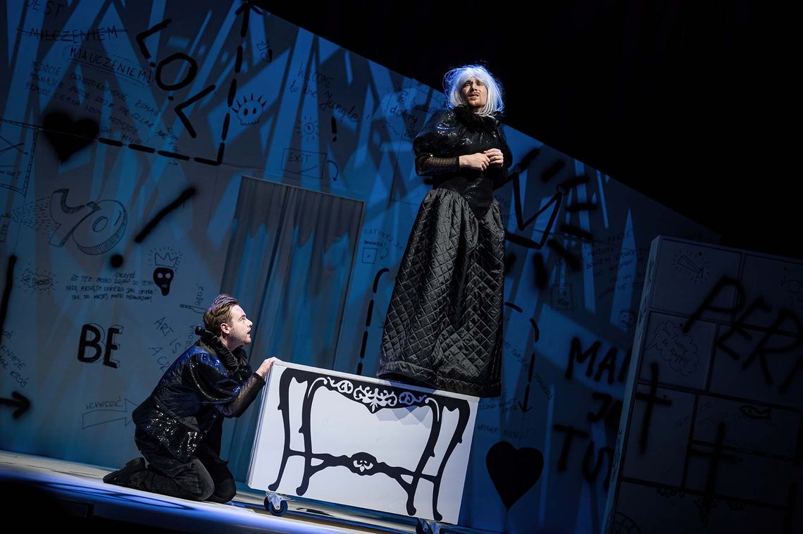 „Dzieła wszystkie Szekspira (w nieco skróconej wersji)” – hit w Gdańskim Teatrze Szekspirowskim! „Dzieła wszystkie Szekspira (w nieco skróconej wersji)” – hit w Gdańskim Teatrze Szekspirowskim!