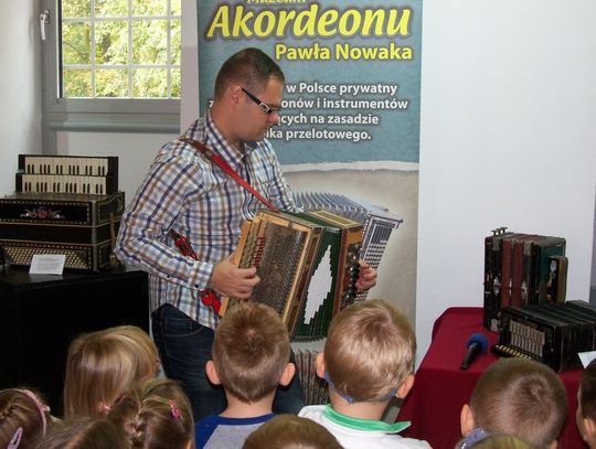 101 akordeonów w Fabryce Sztuk 