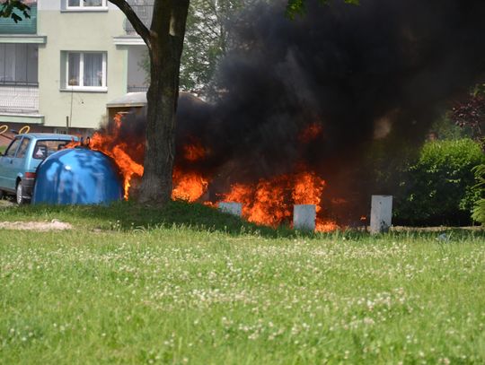 Pożar pojemników do selektywnej zbiórki odpadów