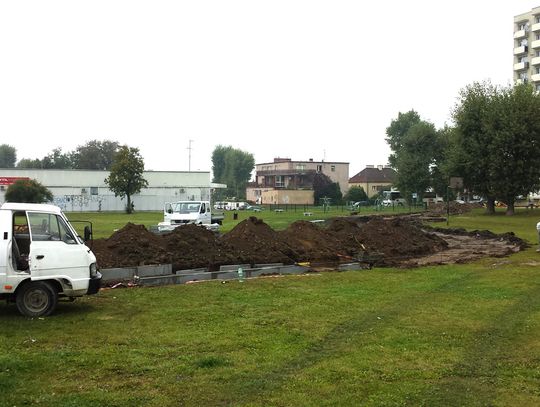 Plac rekreacyjny i fontanna na Suchostrzygach - trwają prace