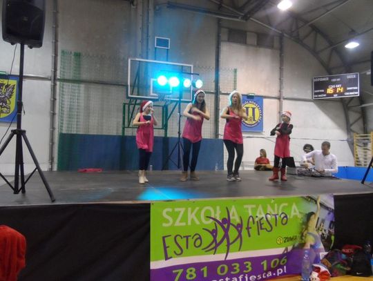 Charytatywny mikołajkowy maraton zumby