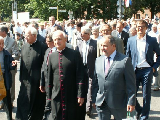 Pszczoły opanowały Pelplin